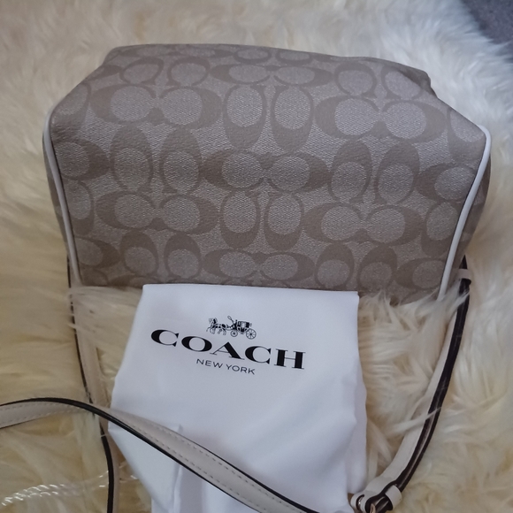 COACH MINI BENNET SATCHEL - Picture 2 of 12